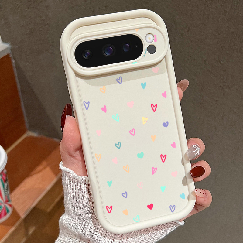 Google Pixel 9 Pro - حافظة ناعمة ملونة على شكل قلوب